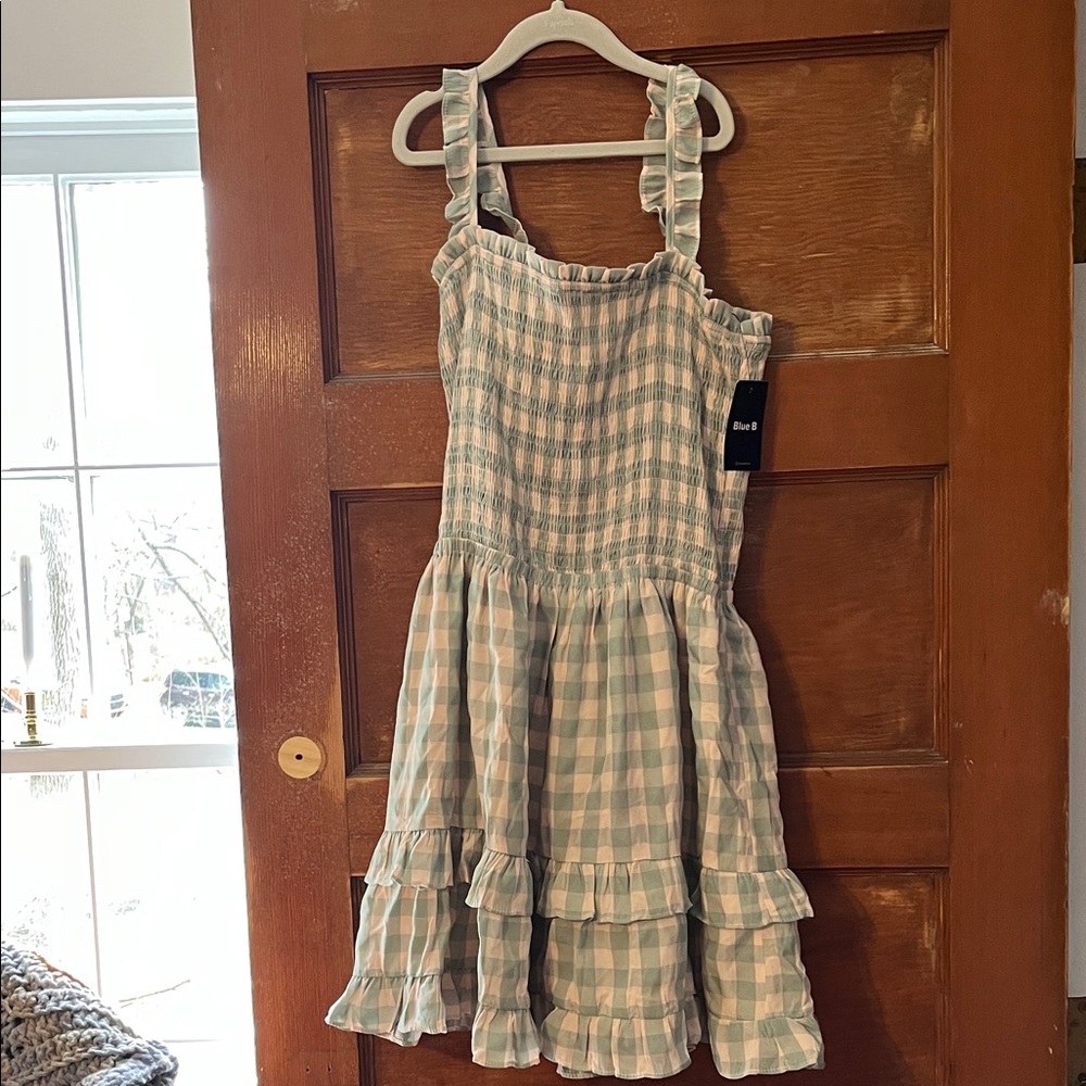 Women’s Sage & Pink Tie-back Boutique Dress
